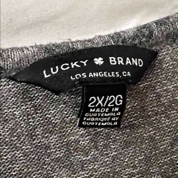 Lucky Brand V-Neck Gray and White Leopard Print Long Sleeve Top Size 2X - Picture 7 of 8